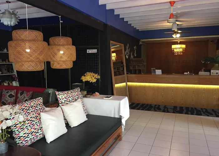 Issara House Hotel 2*