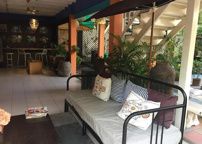 Issara House
