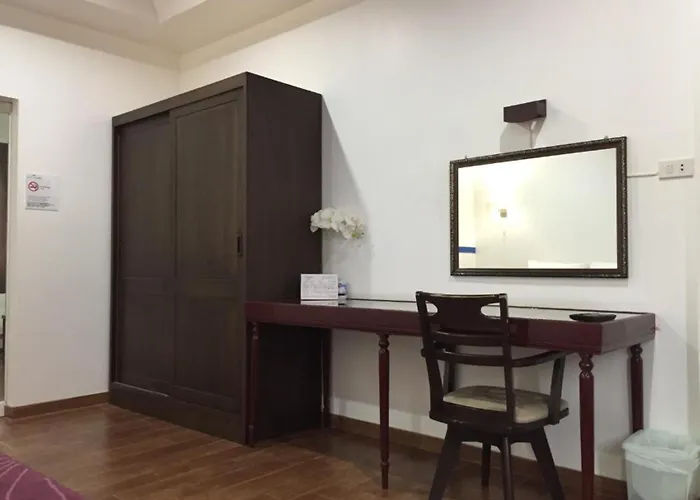 Issara House Hotell
