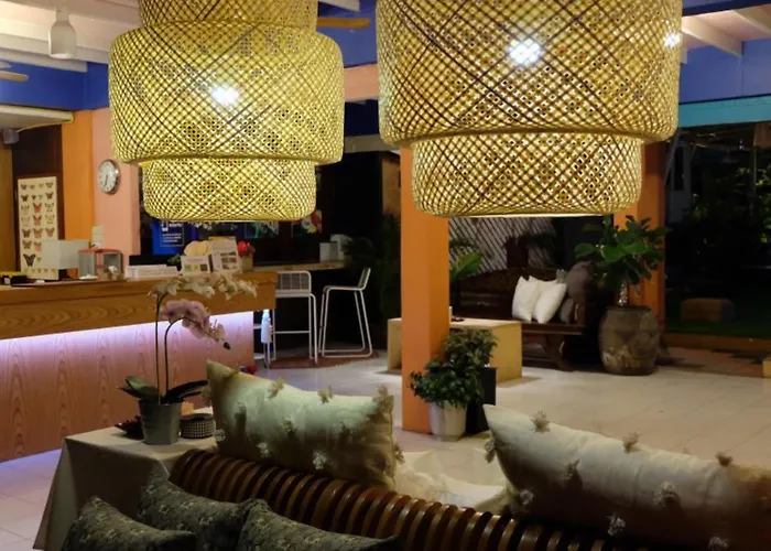 Issara House Hotel 2*