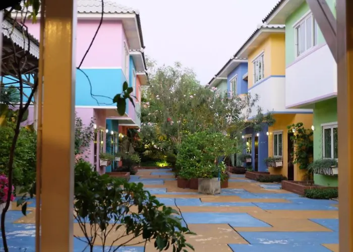 Issara House Hotel
