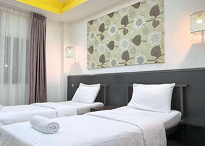 Issara House Hotel 2*