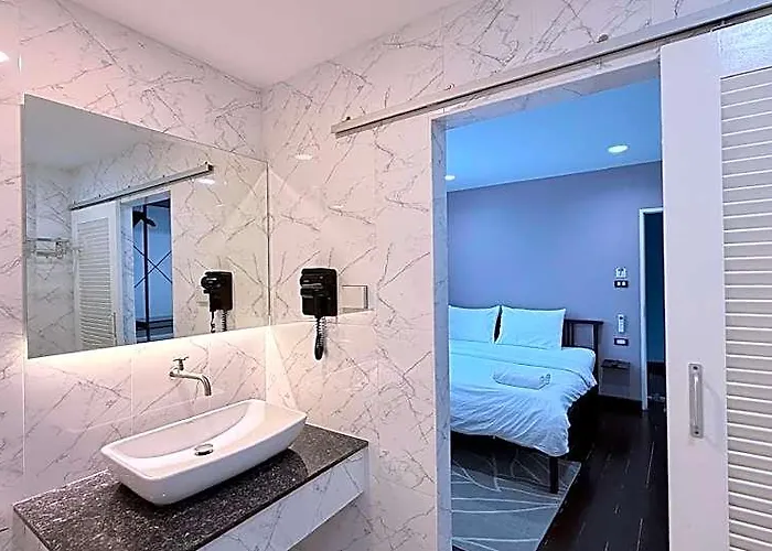 Hotel Issara House 2*