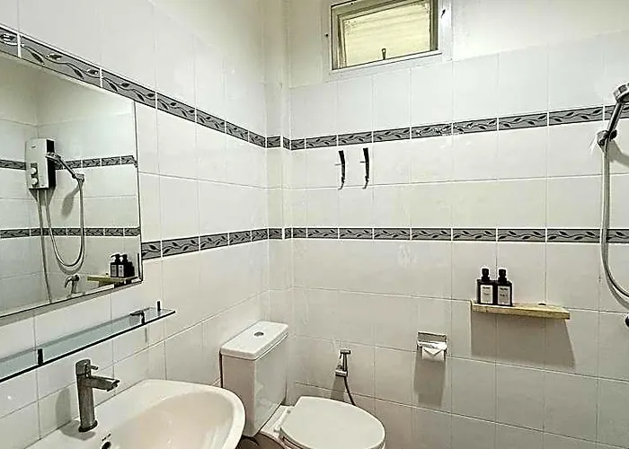 Issara House Hotel