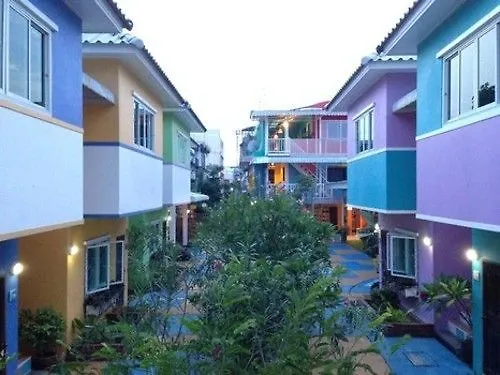 Issara House Hotel