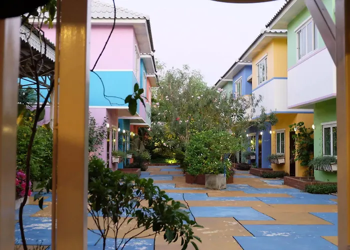 Issara House Hotel