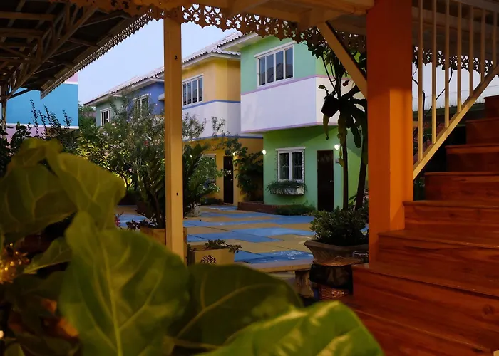 Issara House Hotel 2*